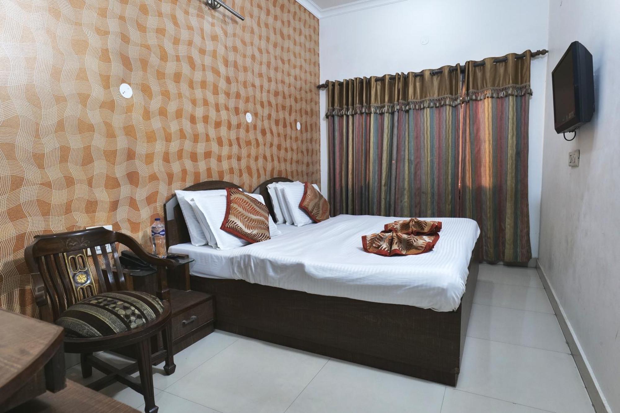 Hotel Holiday Comfort Amritsar Exterior photo