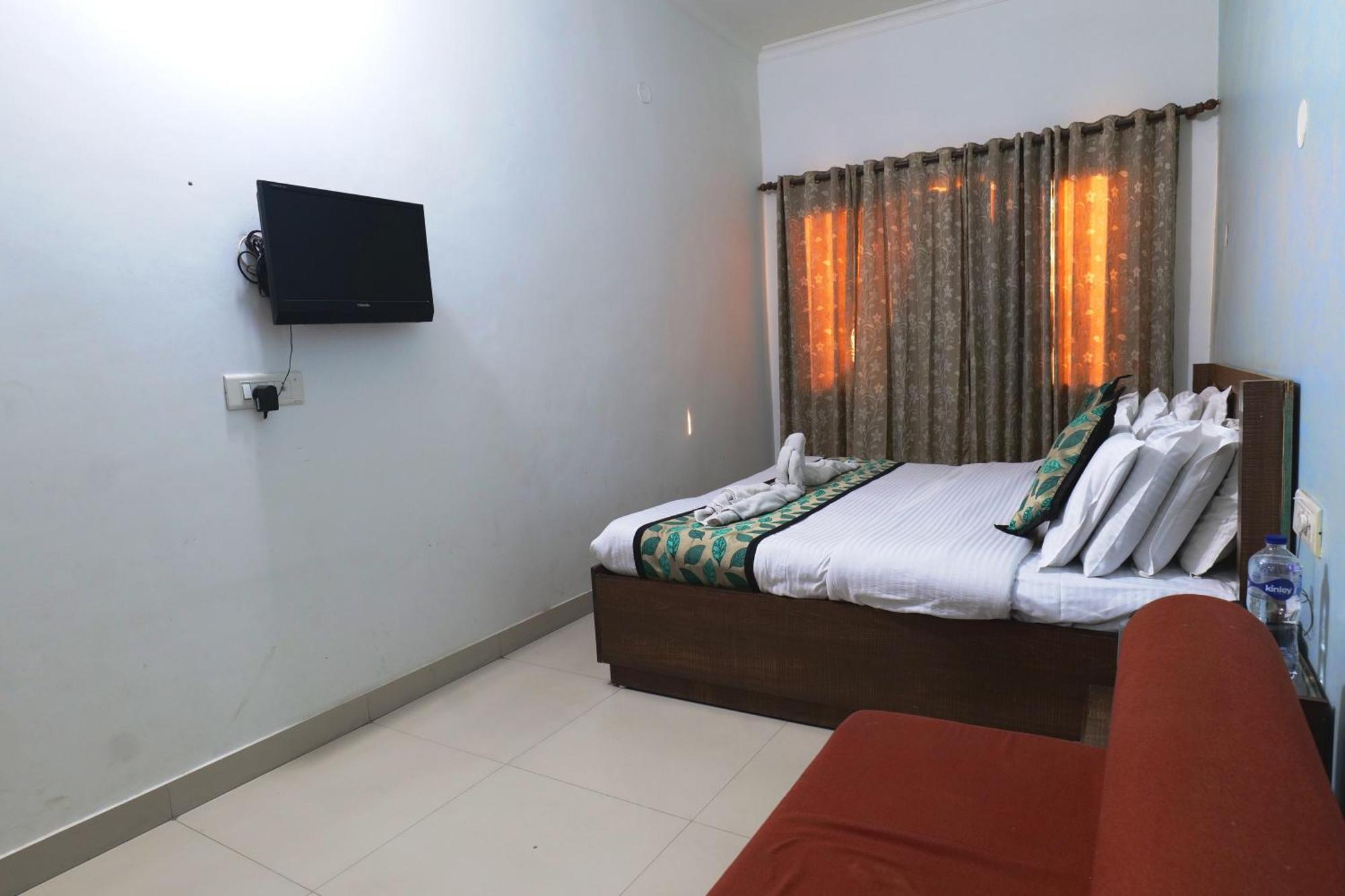 Hotel Holiday Comfort Amritsar Exterior photo
