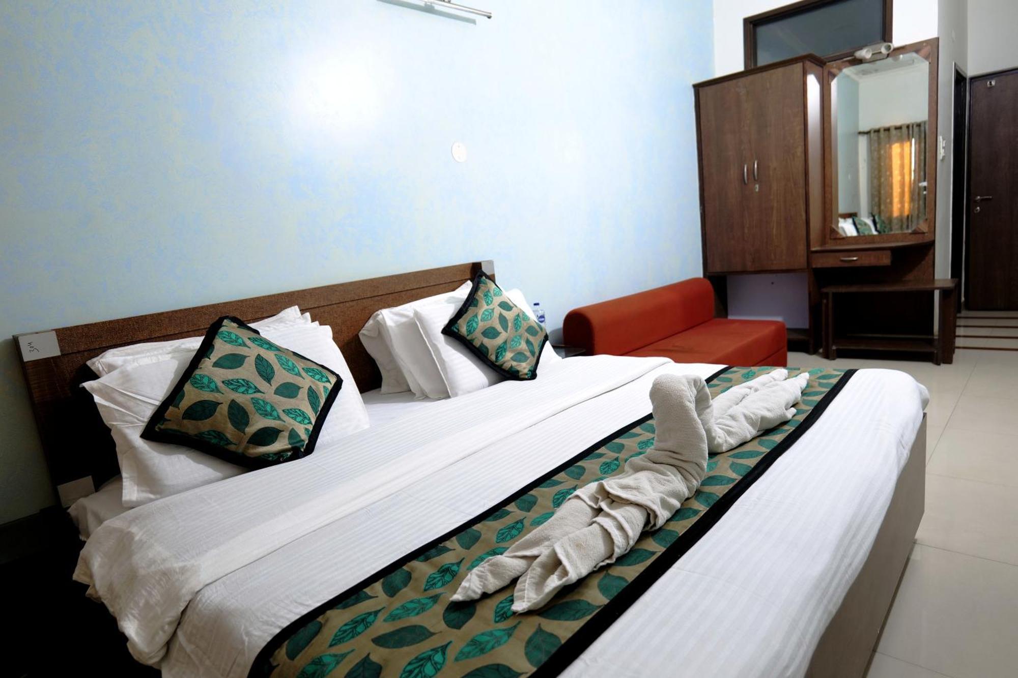 Hotel Holiday Comfort Amritsar Exterior photo