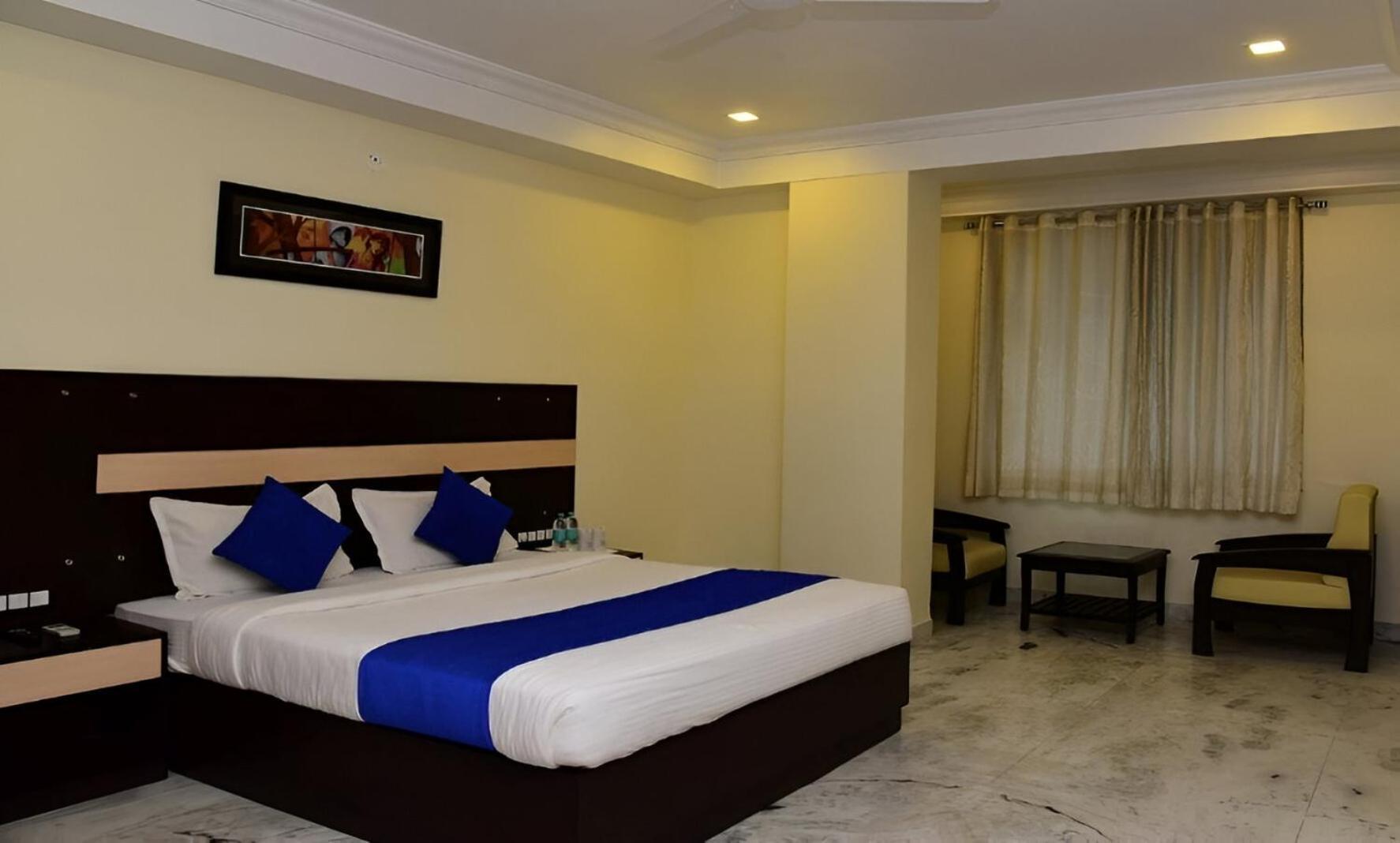 Hotel Holiday Comfort Amritsar Exterior photo