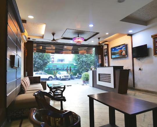 Hotel Holiday Comfort Amritsar Exterior photo