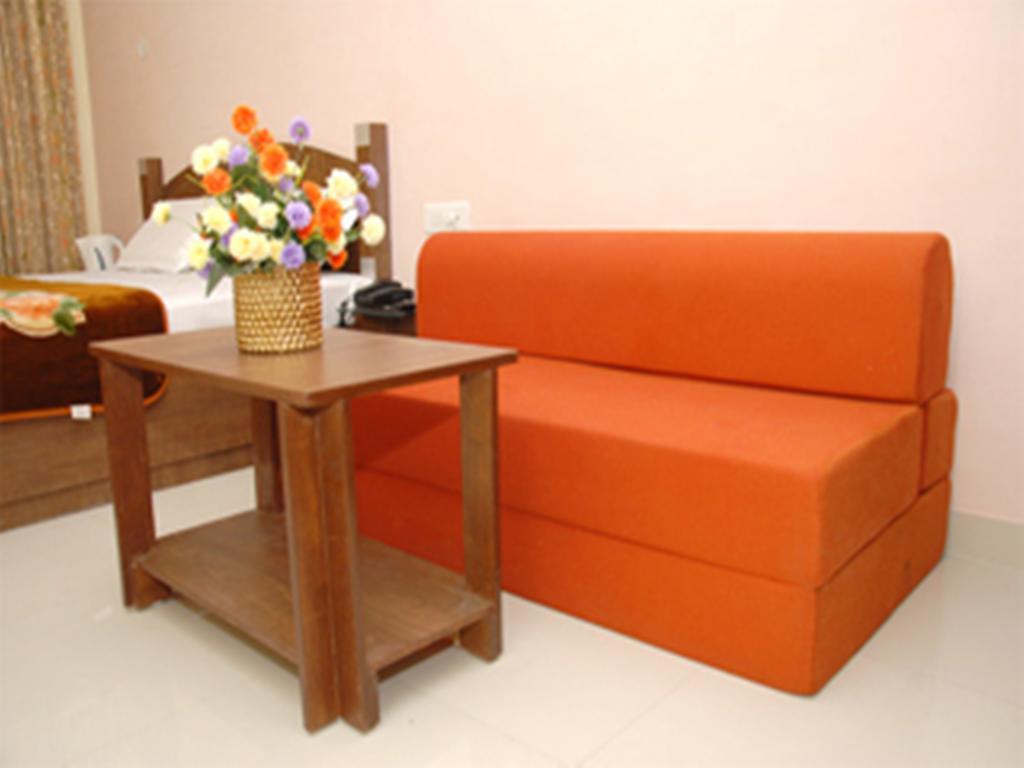 Hotel Holiday Comfort Amritsar Exterior photo
