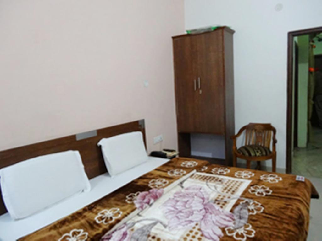 Hotel Holiday Comfort Amritsar Exterior photo