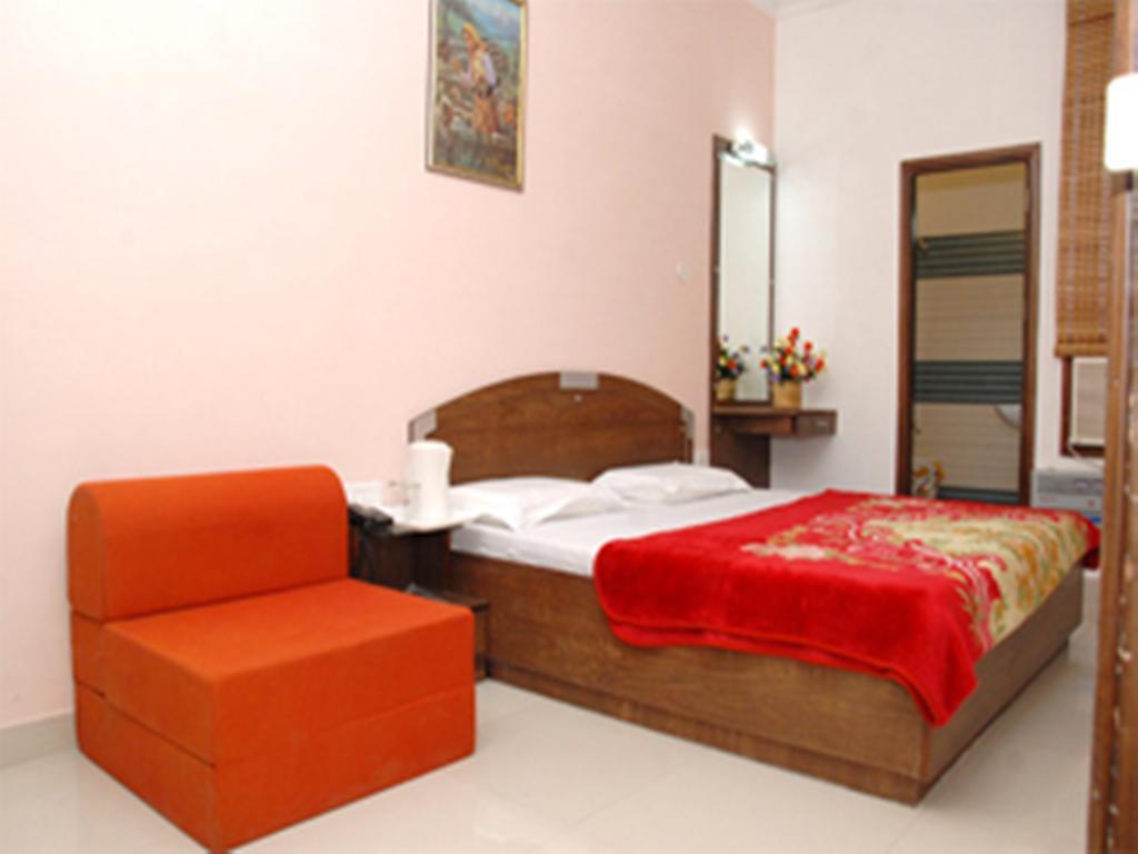 Hotel Holiday Comfort Amritsar Exterior photo
